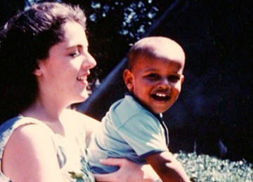 Ann Dunham dan Barack Obama ketika masih kanak-kanak