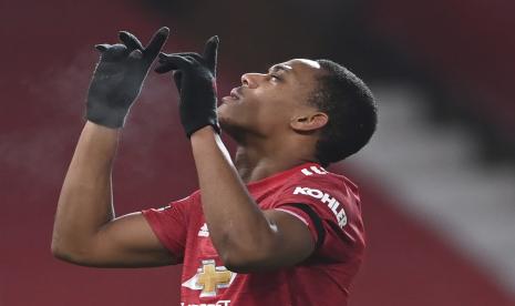 Anthony Martial dari Manchester United usai mencetak gol.