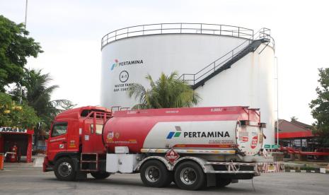 Illustration of Pertamina Patra Niaga service.