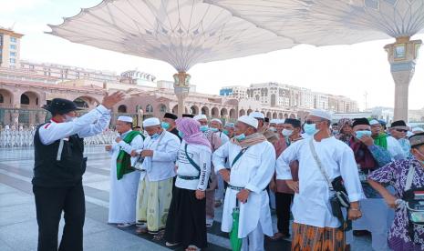 Antrean di Raudhah, Masjid Nabawi, Madinah