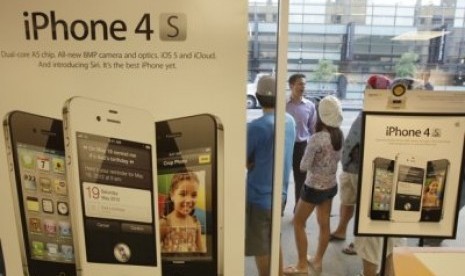 Antrian pembeli ingin mendapatkan iPhone prabayar dari operator AS, Sprint Virgin Mobile