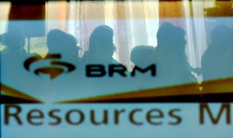 Antrian pembelian saham Bumi Resources Minerals (BRMS) di Jakarta. (Ilustrasi)