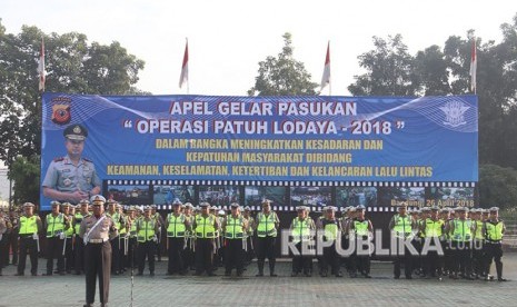 Apel Gelar Pasukan Operasi Patuh Lodaya 2018 di Lapangan Mapolda Jabar.