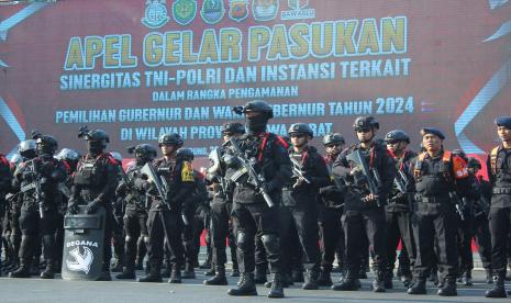 Apel Gelar Pasukan Sinergitas TNI-Polri dan Intansi Terkait Dalam Rangka Pengamanan Pemilihan Gubernur dan Wakil Gubernur Tahun 2024 Tingkat Provinsi Jawa Barat di kawasan Gasibu, Kota Bandung, Selasa (20/8/2024). 