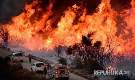 Api Thomas terus membakar lahan di kawasan utara Kalifornia