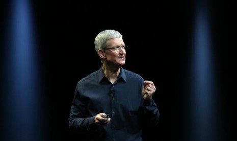 CEO Apple Tim Cook. Satu dekade di Apple, Tim Cook mendapatkan lebih dari lima juta saham.