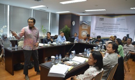 Arbiter BANI, Eko Dwi Prasetyo saat menjadi pemateri acara Edukasi Arbitrase Media di Gedung Wahana Graha Jalan Mampang Prapatan, Jakarta Selatan,