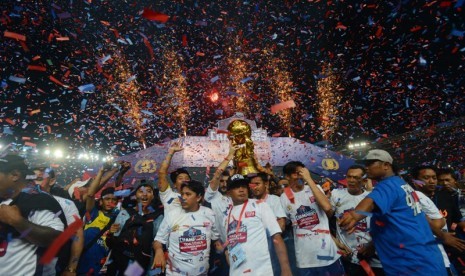 Arema Cronus Juara Piala Bhayangkara 2016