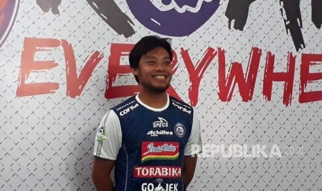 Arema FC merekrut pemain Hamka Hamzah untuk memperkuat lini belakang Singo Edan. 