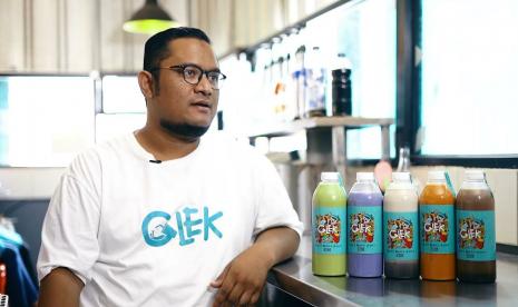 Aresdi Mahdi Asyathry, owner Glek, minuman kekinian 