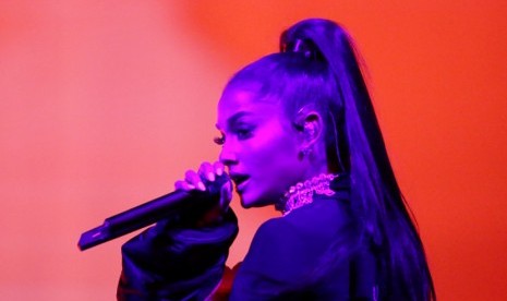 Penyanyi-penulis lagu Ariana Grande-Butera terus memecahkan rekor. Prestasi terbaru musisi itu meraih gelar Guinness World Records ke-20.