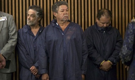 Ariel Castro (right), Pedro Castro (center) and Onil Castro in Cleveland, Ohio, May 9. Onil and Pedro Castro who were initially taken into custody but released Thursday after investigators said there was no evidence against them, told CNN that they fear pe