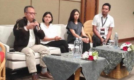 Arif Mujahidin selaku Corporate Communications Director Danone-Indonesia (paling kiri) menjadi pembicara dalam acara festival kreatif terbesar di Indonesia IdeaFest 2019.