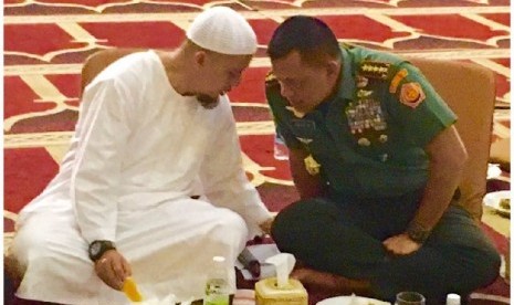 Arifin Ilham dengan Panglima TNI Jenderal Gatot Nurmantyo.