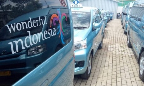 Armada Blue Bird yang dilakukan branding Wonderful Indonesia