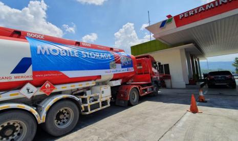 Armada mobile storage yang disiagakan Pertamina guna mengamankan pasokan BBM di sejumlah SPBU. 