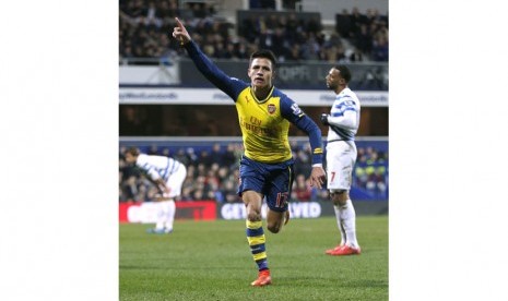 Arsenal's Alexis Sanchez celebrates scoring their second goal