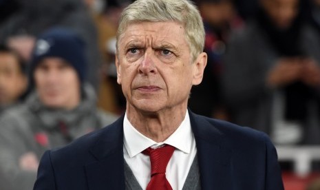 Arsene Wenger mengusulkan perubahan aturan offside.