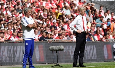 Arsene Wenger (kanan) dan Jose Mourinho