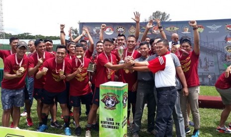 Arsent FC  menjadi juara Liga Bintar PK Siliwangi setelah menundukkan lawannya Birawa FC 9-2 di laga final, Ahad (17/12). Atas kemenangan tersebut Arsent berhak atas piala bergilir Liga Bintar PK Siliwangi ke - I Tahun 2017 dan uang pembinaan. Posisi kedua ditempati Biwara FC dan tempat ketiga  Bisma FC.