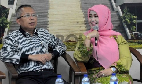  Arsul Sani menjadi pembicara dalam diskusi forum legislasi RUU minuman beralkohol di Gedung DPR, Senayan, Jakarta, Selasa (28/4).(Republika/Agung Supriyanto)