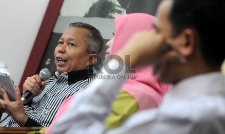  Arsul Sani menjadi pembicara dalam diskusi forum legislasi RUU minuman beralkohol di Gedung DPR, Senayan, Jakarta, Selasa (28/4).(Republika/Agung Supriyanto)