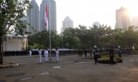 Artha Graha Network menggelar upacara bendera di seluruh unit usaha untuk memeriahkan HUT RI ke-72.