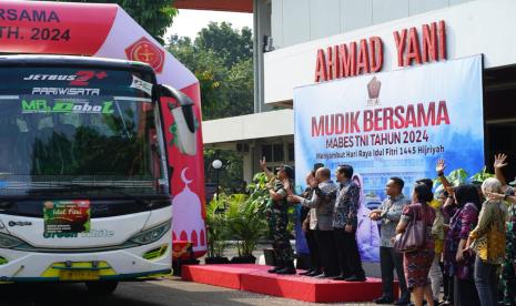 Artha Graha Peduli (AGP) bersama Tentara Nasional Indonesia (TNI) menggelar mudik gratis bertema Mudik Bersama 2024’ yang diikuti oleh keluarga besar TNI. Pelepasan dilaksanakan pada Jumat (5/4/24) di Mabes TNI, Cilangkap, Jakarta Timur.