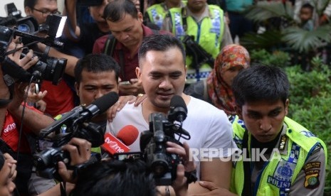 Artis dangdut Saipul Jamil saat datang untuk mendengarkan putusan majelis hakim kasus pencabulan di bawah umur di Pengadilan Negeri Jakarta Utara, Selasa (14/6).  (Republika/ Wihdan)