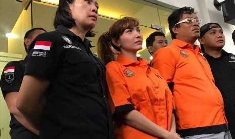 Artis Roro Fitria ditangkap Direktorat Reserse Narkoba Polda Metro Jaya, Kamis (15/2). 