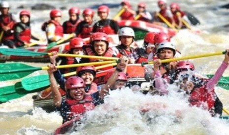 Arung jeram di Sungai Citarik