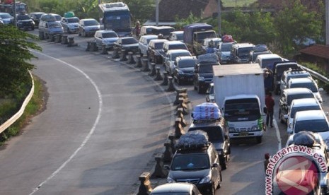 Arus mudik di tol pejagan