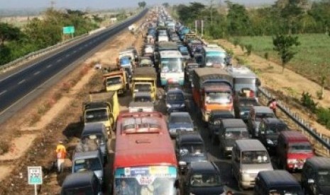 Arus mudik saat lebaran.