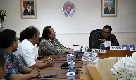 Asean Para Games. Menpora menerima Ketua Umum National Paralympic Committee (NPC) Indonesia Senny Marbun membahas target Asean Para Games 2020.