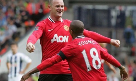 Ashley Young dan Wayne Rooney