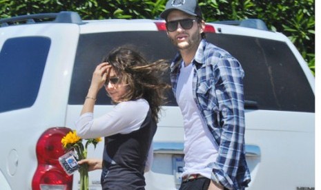 Ashton Kutcher dan Mila Kunis