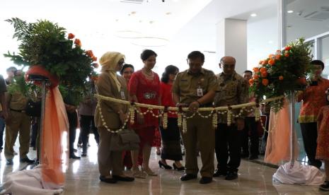 Asisten Daerah Kabupaten Tangerang Bidang Ekonomi Pembangunan meresmikan Rumah Sakit Mentari Kelapa Dua Kabupaten Tangerang. Senin, (9/3).(Pemkab Tangerang)