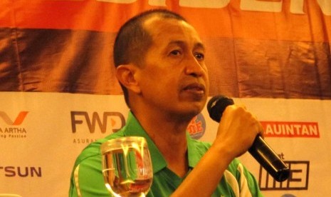  Asisten Pelatih Persebaya United Troy Medicana memaparkan persiapan pertandingan melawan Martapura FC sebelum pertandingan melawan Persib Bandung pada konfrensi pers jelang pertandingan Piala Presiden 2015 di Hotel Golden Flower, Kota Bandung, Selasa (1/9