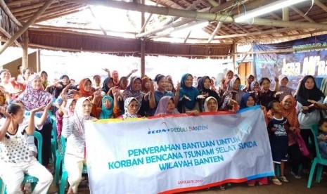 Askar Kauny serahkan bantuan dan mengirim guru ngaji untuk korban tsunami Selat Sunda.