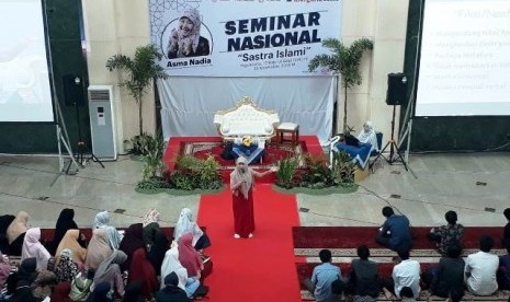 Asma Nadia Berbagi Resep Menulis Karya Islami Apa Saja Republika Online