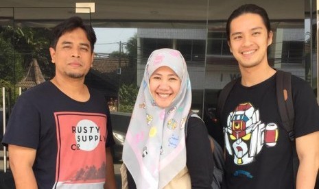 Asma Nadia (tengah) dan Morgan Oey (kanan)