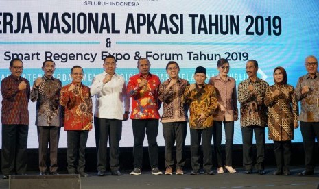 Asosiasi Pemerintah Kabupaten Seluruh Indonesia (Apkasi) merampungkan rapat kerja nasional (Rakernas) yang digelar di Bali sejak Rabu-Jumat (21-23/8). 