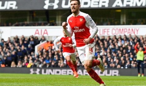 Ekspresi Aaron Ramsey usai mencetak gol ke gawang Tottenham Hotspur.