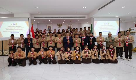 Asrorun Niam Sholeh selalu Wakil Ketua Kwarnas Gerakan Pramuka bidang Kerja Sama Dalam Negeri dan Kerjasama Luar Negeri mewakili Ketua Kwarnas Gerakan Pramuka melaksanakan pengukuhan majelis pembimbing Gugus Depan dan Ketua Gugus Depan Jeddah yang diselenggarakan di Kantor KJRI Jeddah, Aeab Saudi. 