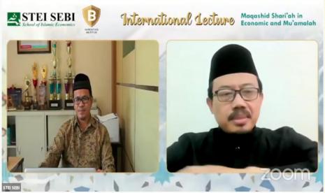 Asst  Prof  Dr  Muntaha Artalim Lc  MIRK (kanan) dan Rio Erismen Lc  MA  PhD.