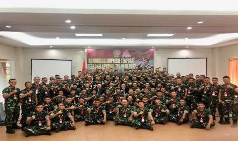 Aster KSAD Mayjen TNI Karmin Suharna S.l.P., M.A., membuka kegiatan Komunikasi Impresif Terpusat Personil Apkowil TNI AD Tahun 2022, Bogor, Selasa (4/10/2022).