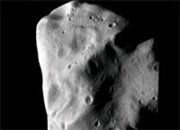 Asteroid Lutetia yang diambil gambarnya oleh Rosetta