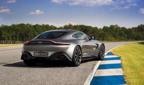 Aston Martin Vantage.