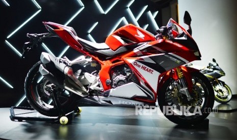 Sepeda motor sport Honda premium, All New CBR250RR.