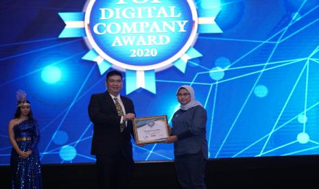 Asuransi Astra menerima penghargaan Top Digital Company Award 2020 di awal tahun 2020 ini untuk kategori Asuransi Kerugian Mobil dengan top digital company index 77,19 poin. Penghargaan ini diterima Lusi Liesdiani selaku SVP Digital Channel Asuransi Astra di Hotel Mulia, Rabu (10/3).